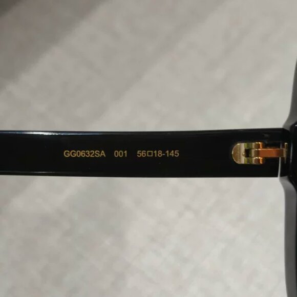 Gucci Oversized Square Sunglasses - Picture 5 of 6